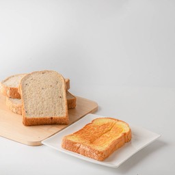 ขนมปังปิ้งเนยสด