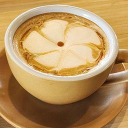 คาราเมล มัคคิอาโต้ ร้อน