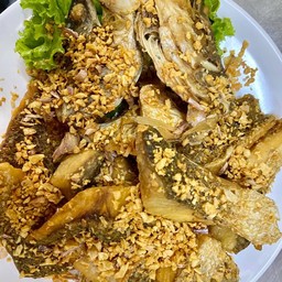 ปลากะพงทอดกระเทียม