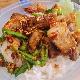 หมูกรอบคั้วพริกเกลือ