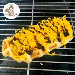 ครอฟเฟิลฝอยทองราดช็อกโกแล็ต