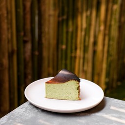 MATCHA BASQUE BURNT CHEESECAKE