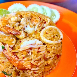 ข้าวผัดต้มยำ