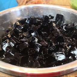 เฉาก๊วยน้ำลำไย