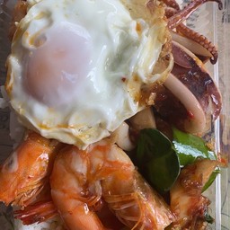 ข้าวผัดต้มยำ+ทะเล ไข่ดาว