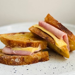 Sd-grilled ham and cheese