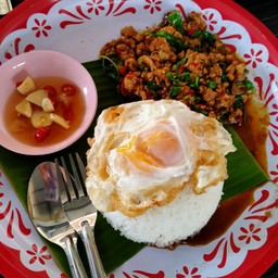 กระเพราหมูสับ