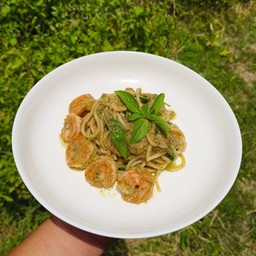 สปาเก็ตตี้ซอสเพสโต้กุ้ง