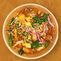 ข้าวไข่ข้นยำไก่กรอบ