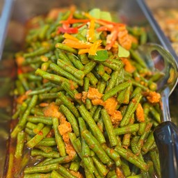 ถั่วผัดพริกขิงหมูสามชั้น