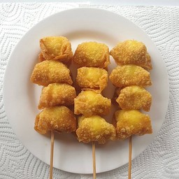 ลูกชิ้นทอด & เกี๊ยวทอด By เจ๊แหม่ม