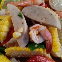 ยำข้าวโพดหมูยอกุ้งลวกปลาร้า