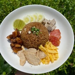 ข้าวผัดสารพัดเครื่อง