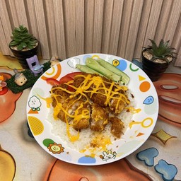 ข้าวไก่ทอดราดชีส