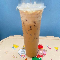 ข้าวกะเพรา+กาแฟโบราณ+ขนมปังปิ้ง+ลูกชิ้นทอด