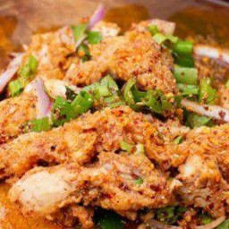 ยำไก่แซ่บ