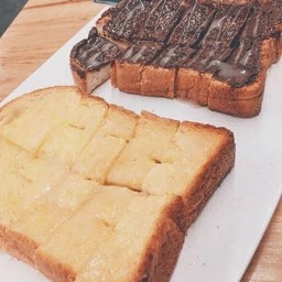 เนยน้ำตาล 1 แผ่น ช็อคโกเเลตนม1แผ่น