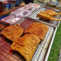 อาเก๋งหมูกรอบ