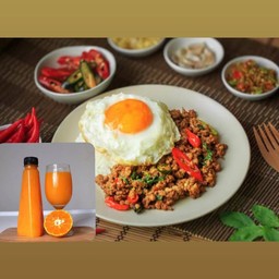 แพ็คคู่! ข้าวราดกะเพรา+น้ำส้มคั้นสด