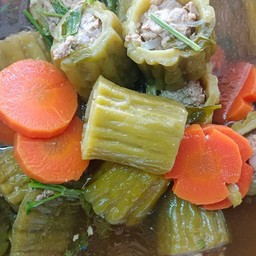 ต้มมะระยัดใส้