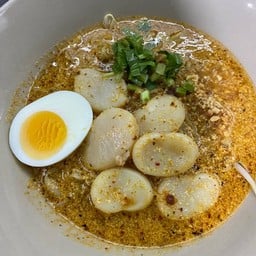 แปด ก๋วยเตี๋ยวต้มยำทะเลเดือด สาขากระทิงราย