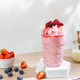 Mixed Berry Yogurt Frappe