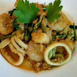 ข้าวผงกะหรี่ทะเล