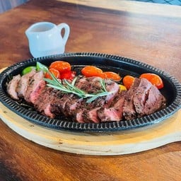 เนื้อทอดซอสกระเทียม