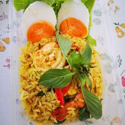 ข้าวผัดเขียวหวานกุ้ง