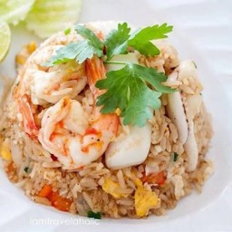 ข้าวผัดรวมมิตร