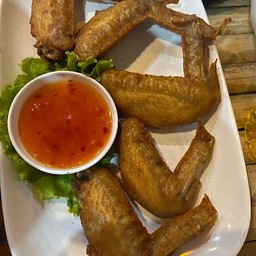 ปีกไก่ทอดน้ำปลา