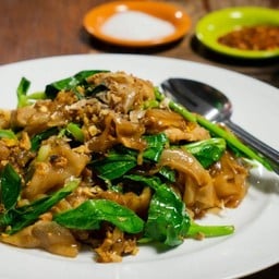 ผัดซีอิ้วเส้นใหญ่_หมู