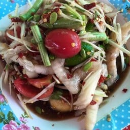 ส้มตำแซ่บแสบดากและก๋วยเตี๋ยวเนื้อตุ๋นและหมู