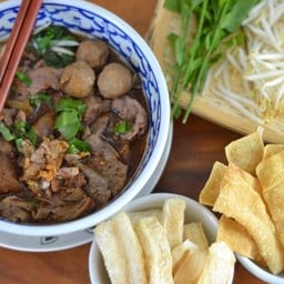 ก๋วยเตี๋ยวนารีต้มตุ๋น (Halal Food) 283 หมู่บ้านสมนึก