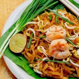 ผัดไทกุ้งสด