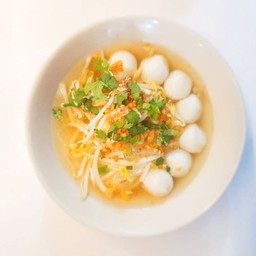 ก๋วยเตี๋ยวลูกชิ้นปลาน้ำใส