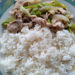 หมูผัดพริกหยวก