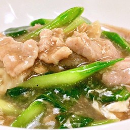 ราดหน้าเส้นใหญ่_หมู