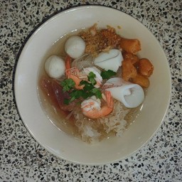 ก๋วยเตี๋ยวทะเลน้ำใส