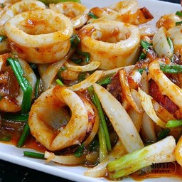 ปลาหมึกผัดพริกเผา