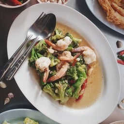 ปลากระพง ผัดคื่นช่าย ,บร็อคโคลี่ (เนื้อล้วน)