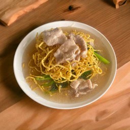 ราดหน้าหมู