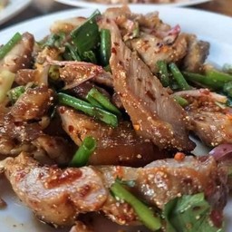 น้ำตกหมู