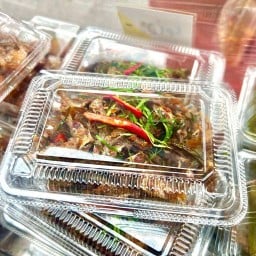 ข้าวแกงครัวอำไพ (หัวมุมบ้านโป่งอินทร์) โรงแรมบ้านโป่งอินทร์