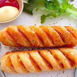 โรตีพันไส้กรอก 2ชิ้น