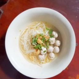 ก๋วยเตี๋ยวลูกชิ้นหมูน้ำใส