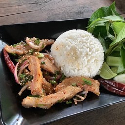 ข้าวน้ำตกคอหมูย่าง