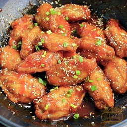 ปีกไก่ทอดซอสสามรส