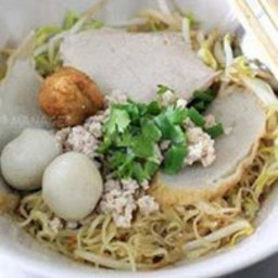 กวงลูกชิ้นปลาเย็นตาโฟ