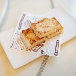 H12. ผักกาดซอส XO